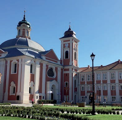 Kościół i klasztor Cysterek w Owińskach.