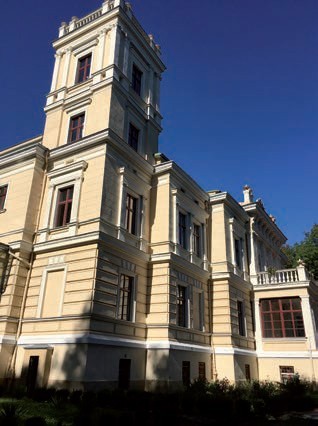 Elewacja pałacu w Biedrusku.