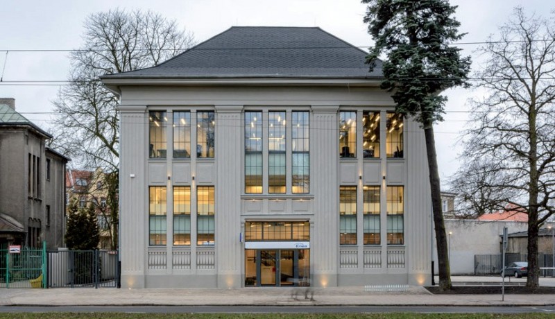 Budynek biurowy przy al. Wojska Polskiego w Szczecinie – nagroda w kategorii „Budynek po renowacji”.