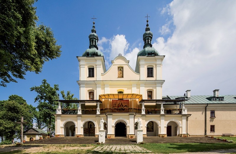 Kościół w Kalwarii Pacławskiej – farby fasadowe Caparol Histolith.