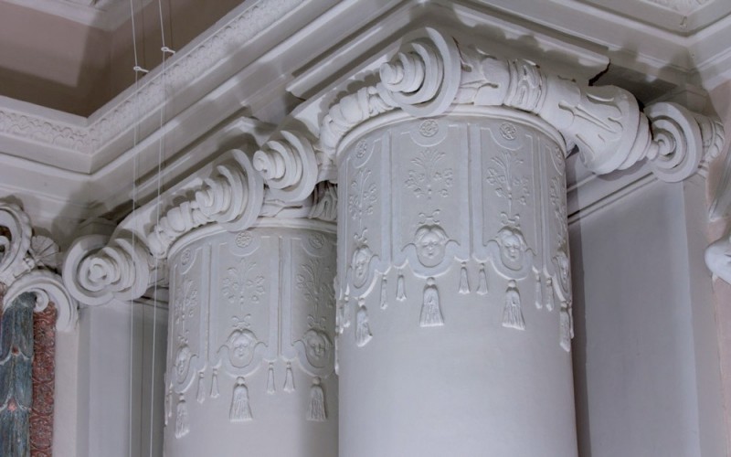 Para kolumn jońskich we
wnętrzu kaplicy
Królewskiej
po konserwacji, 2012 r.
Fot. K. Michałowski