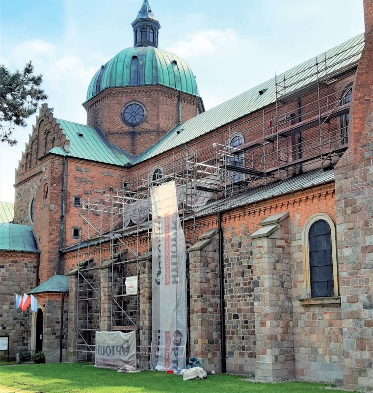 Elewacja północna katedry w Płocku
w trakcie prac renowacyjnych