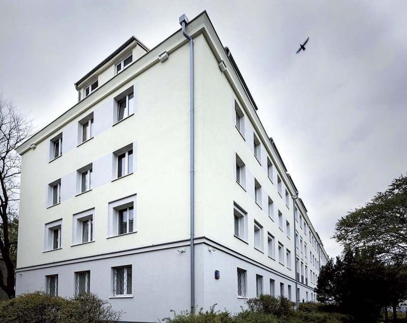 Budynek mieszkalny
przy ulicy Tureckiej
w Warszawie – widok
fasady z elementami
gzymsów