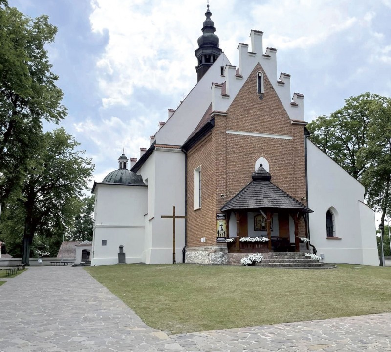 Elewacja kościoła po zakończeniu prac remontowych. Fot. A. Badura, 2025